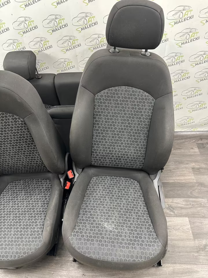 Sitze Innenausstattung Opel Corsa E Modell 4-Tür Stoff 112000km