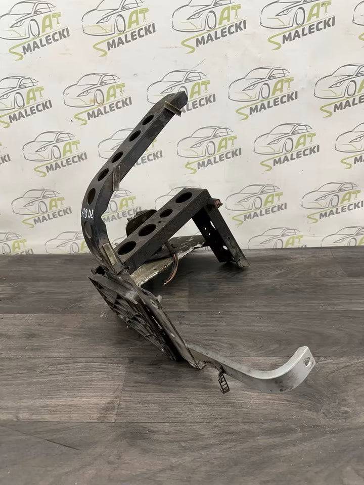 4D0821137A Kotflügelhalter Halterung Links Audi A8 D2 4D Modell