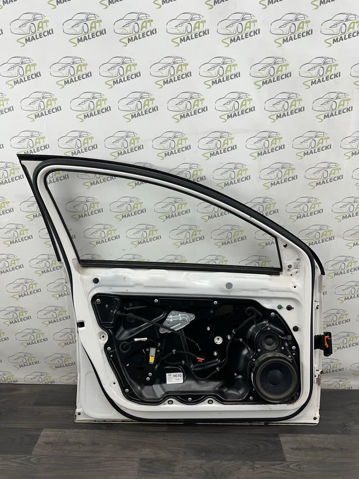 Door front left Vw Passat 3C B6 05-10Bj color LB9A white