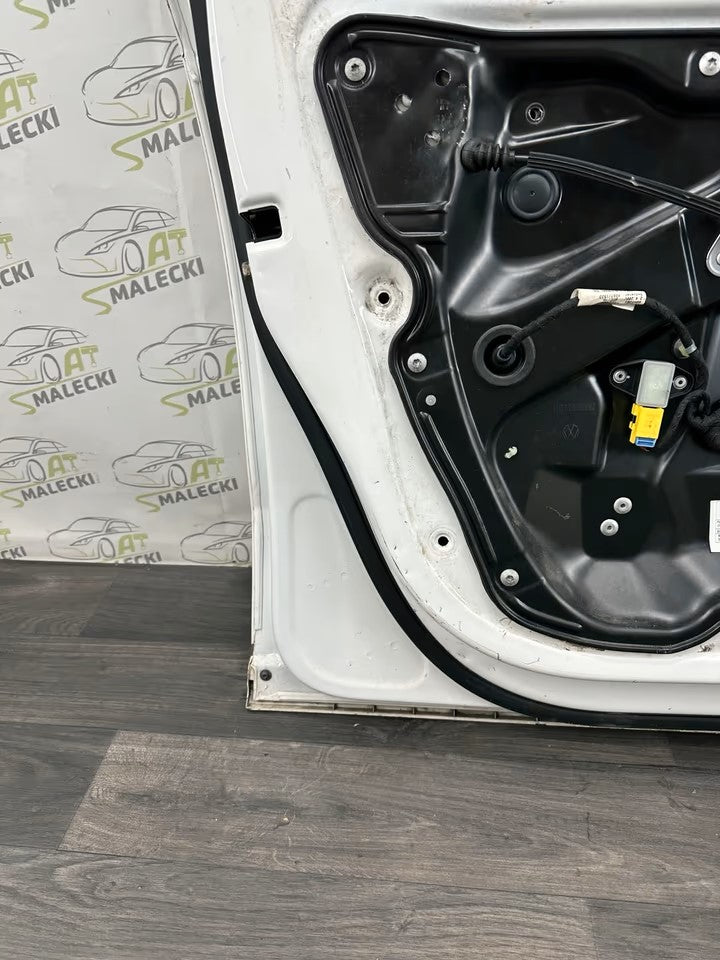 Door front left Vw Passat 3C B6 05-10Bj color LB9A white