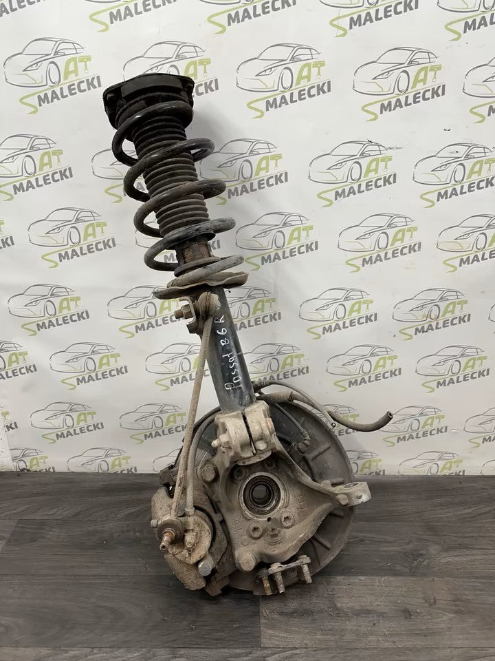 Steering knuckle wheel hub strut right complete Vw Passat 3C B6