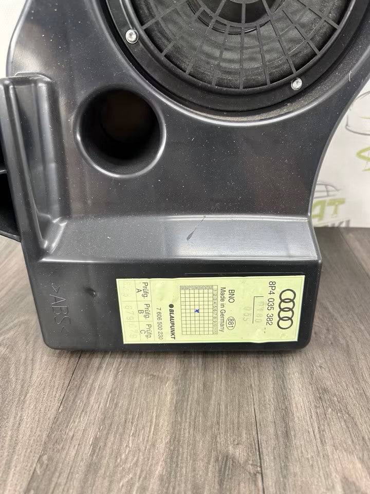 8P4035382 Subwoofer Lautsprecher Audi A3 8P Sportback Modelle