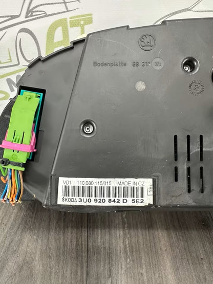 3U0920842D Tacho Kombiinstrument Skoda Superb 2,0 Tdi BSS 188000