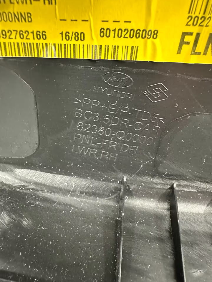 82380-Q0000 Türverkleidung Türpappe Vorne Rechts Hyundai Bayon