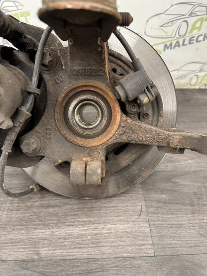 Achsschenkel Radnabe Federbein rechts Opel Corsa C 1,0 Benzin