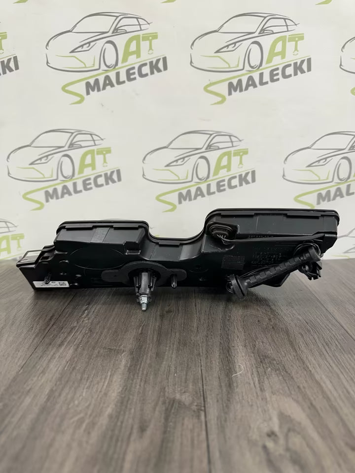 250852-02R Rücklicht Heckleuchte Rechts Volvo C40 Modell