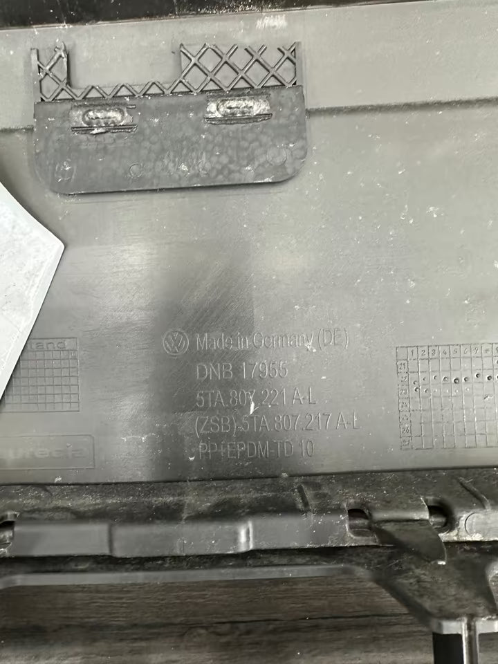 Stoßstange Vorne SRA 6xPDC Vw Touran 5T Modell 5TA807221 LI7F