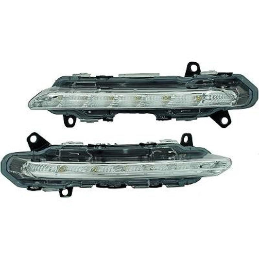 TAGFAHRLICHT SET     W204 PASSEND FÜR 1672550 ZUB00104