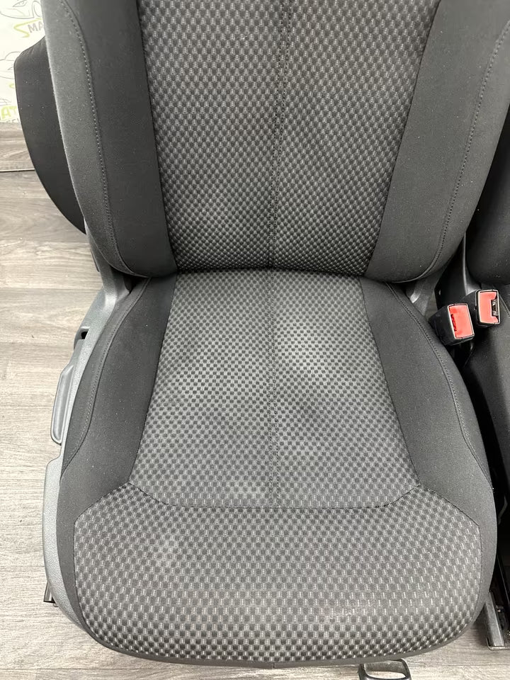 Sitze Innenausstattung SHZ Vw Passat 3AA B7 Kombi ab 2011 Bj Stof