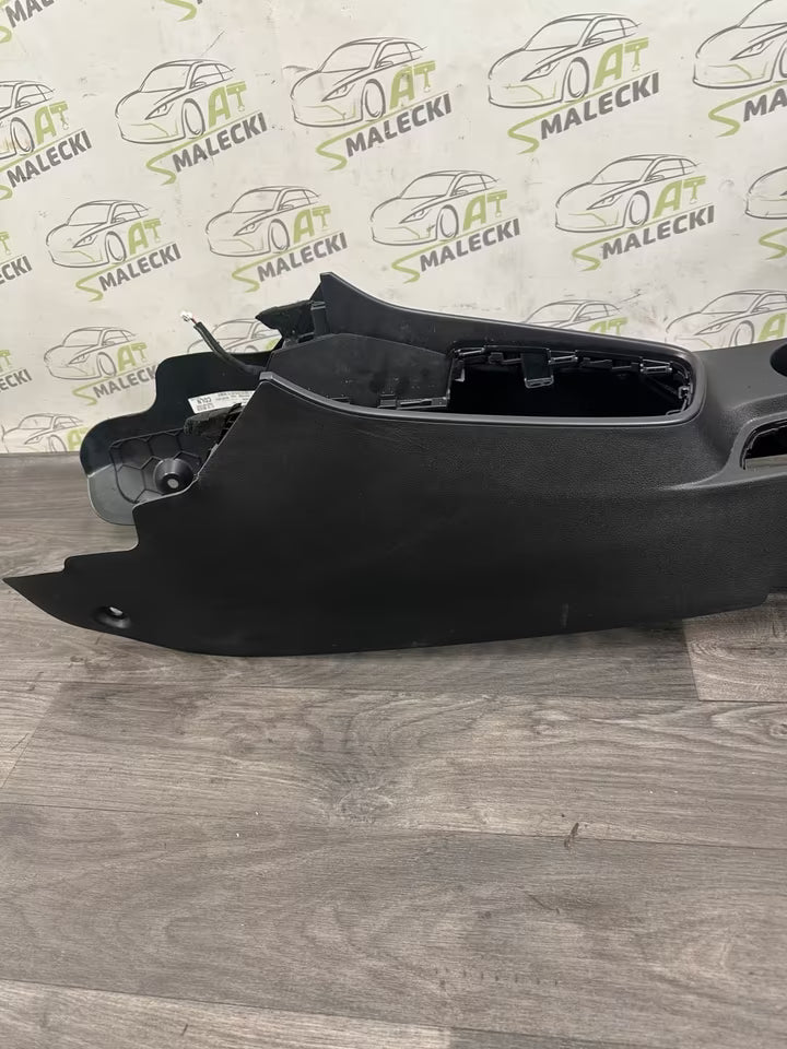 84610Q0050NNB Mittelkonsole Armlehne Komplett Hyundai Bayon