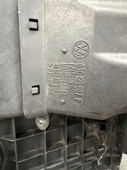03C129607F Motorabdeckung Luftfiltergehäuse 1,6 FSI Vw Modelle