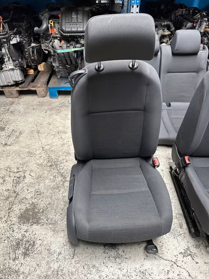 Innenausstattung Sitze Vw Golf V 5 1K 3-Tür Modell Stoff