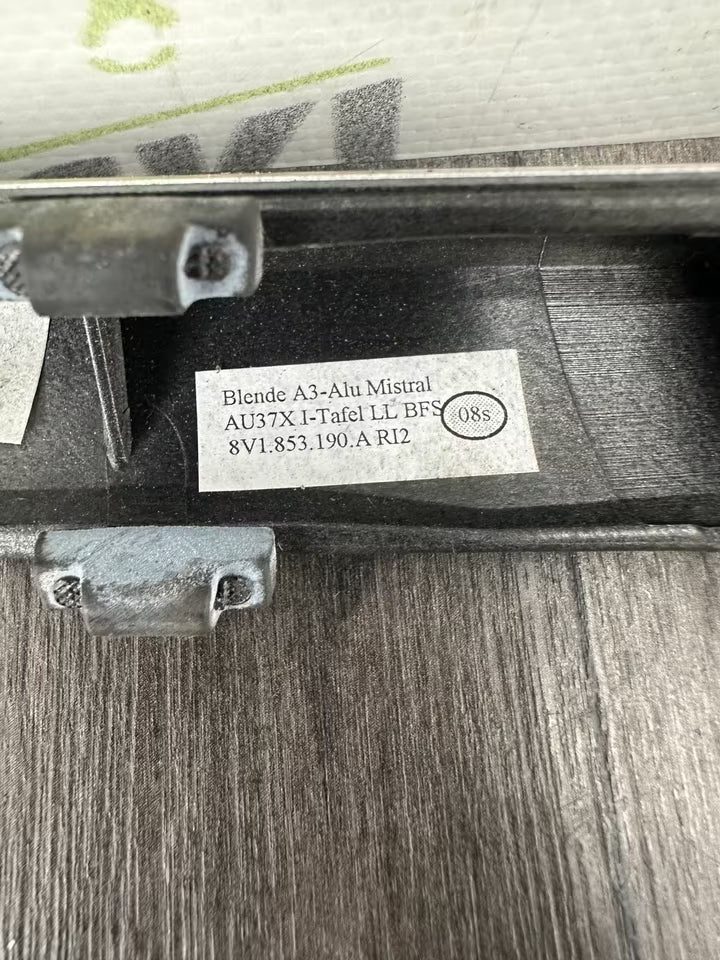 8V1853190A R12 Dekorleiste Verkleidung Audi A3 8V
