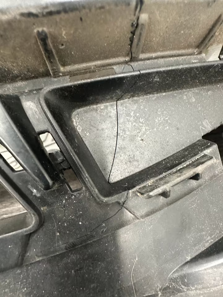 8W0807683F Stoßstangen Gitter Vorne für Audi A4 B9