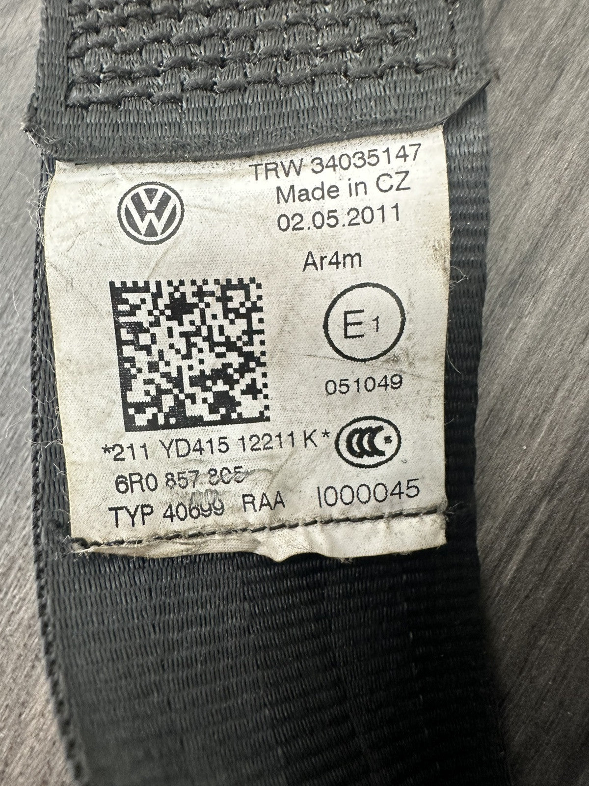 6304439